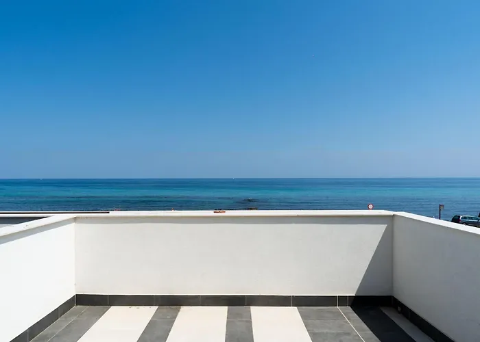 Apartament Lolita's Beachfront Loft By Wonderful Italy *